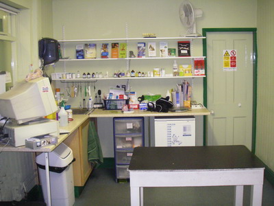 Air-conditioned consulting room 1